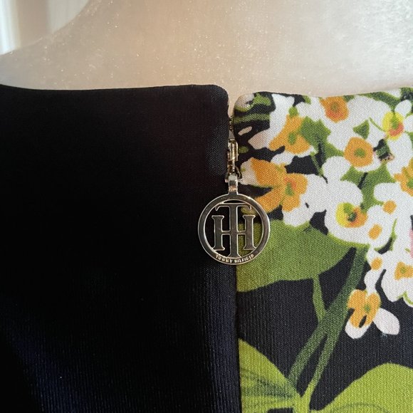 EUC Tommy Hilfiger Women's Size 8 Black Floral Flowers Dress Bell Sleeves - Picture 7 of 7